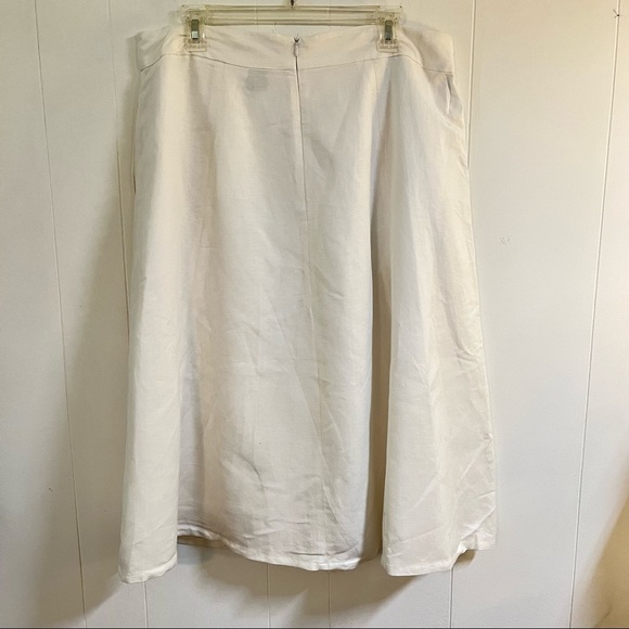 White buttoned long mid-calf length midi skirt cotton blend and linen plus size - Picture 10 of 12